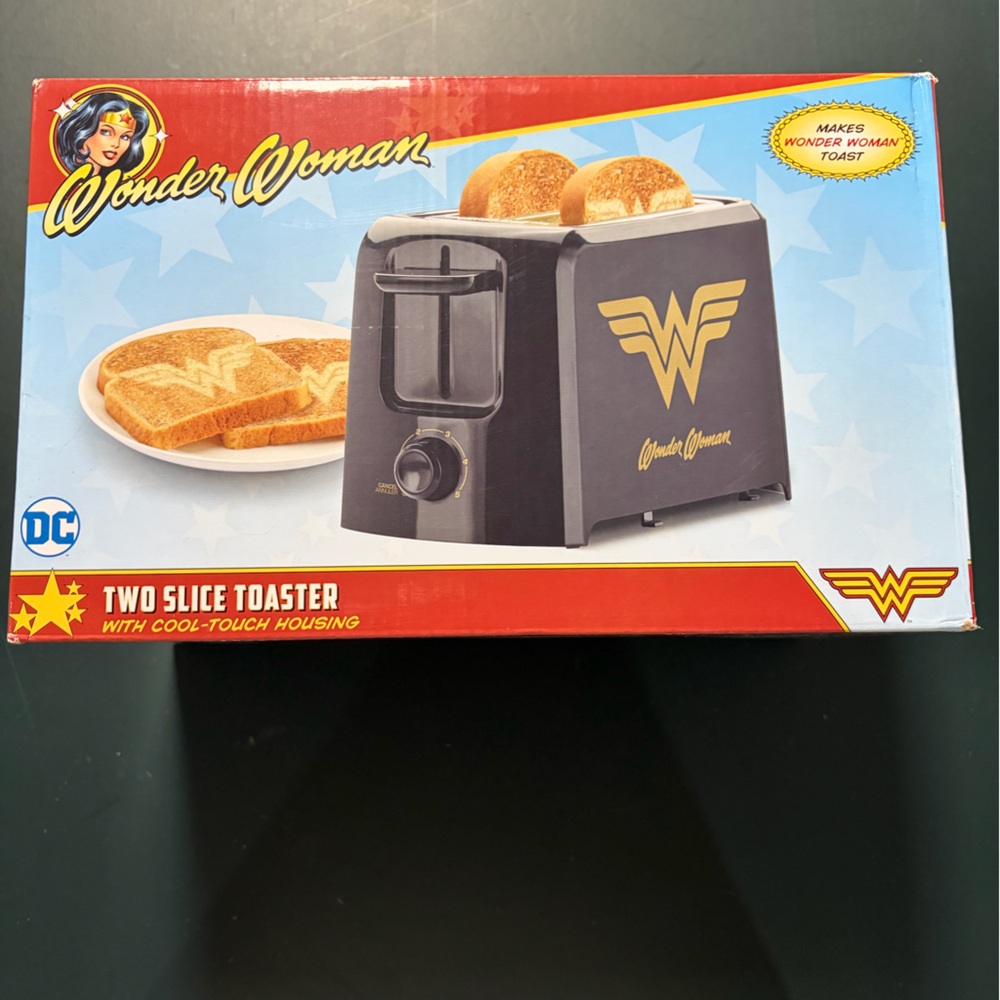 Wonder Woman Two Slice Toaster NIB